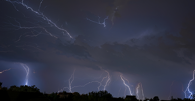 Common Lightning Safety Myths